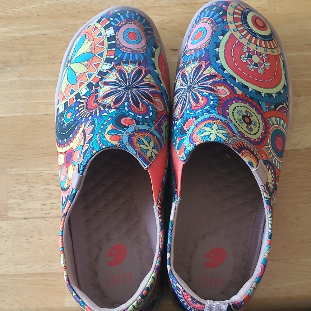 UIN Women's Multicolor Artistic Flats